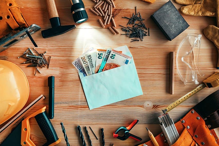 National Living Wage Vs Minimum Wage: What’s the Difference? image