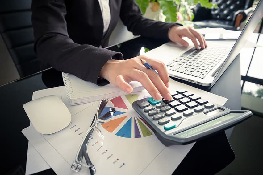 What Is a Floating Charge & Fixing Charge? Difference image