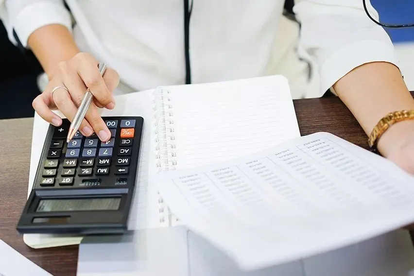 How To Calculate Payroll Taxes: Step-By-Step Guide